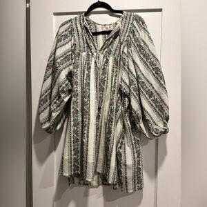 Chic Floral Striped Dress with Puff Sleeves